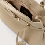 Borsa pelle martellata vista dall'alto