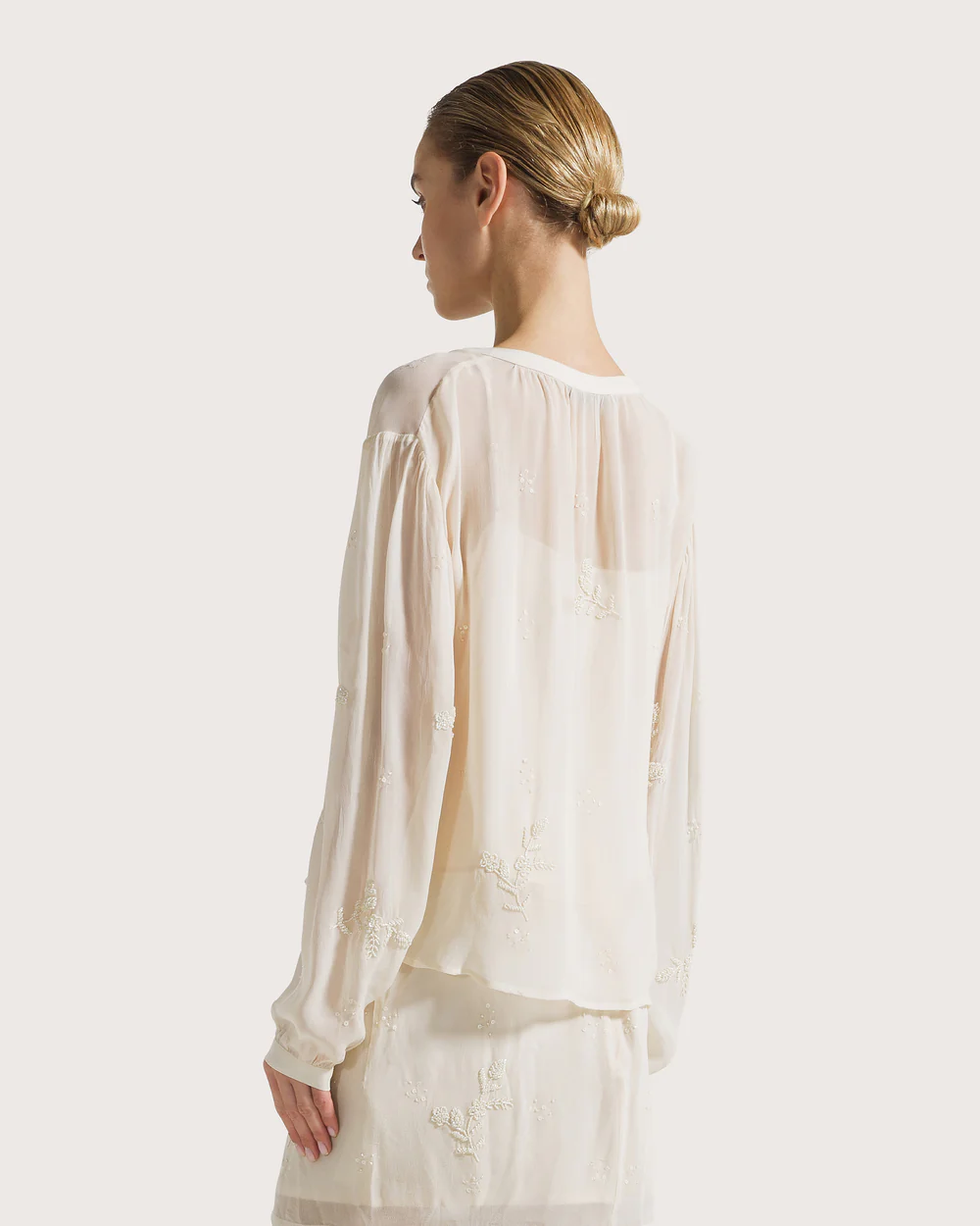 Camicia georgette ricamo a mano ramage perline