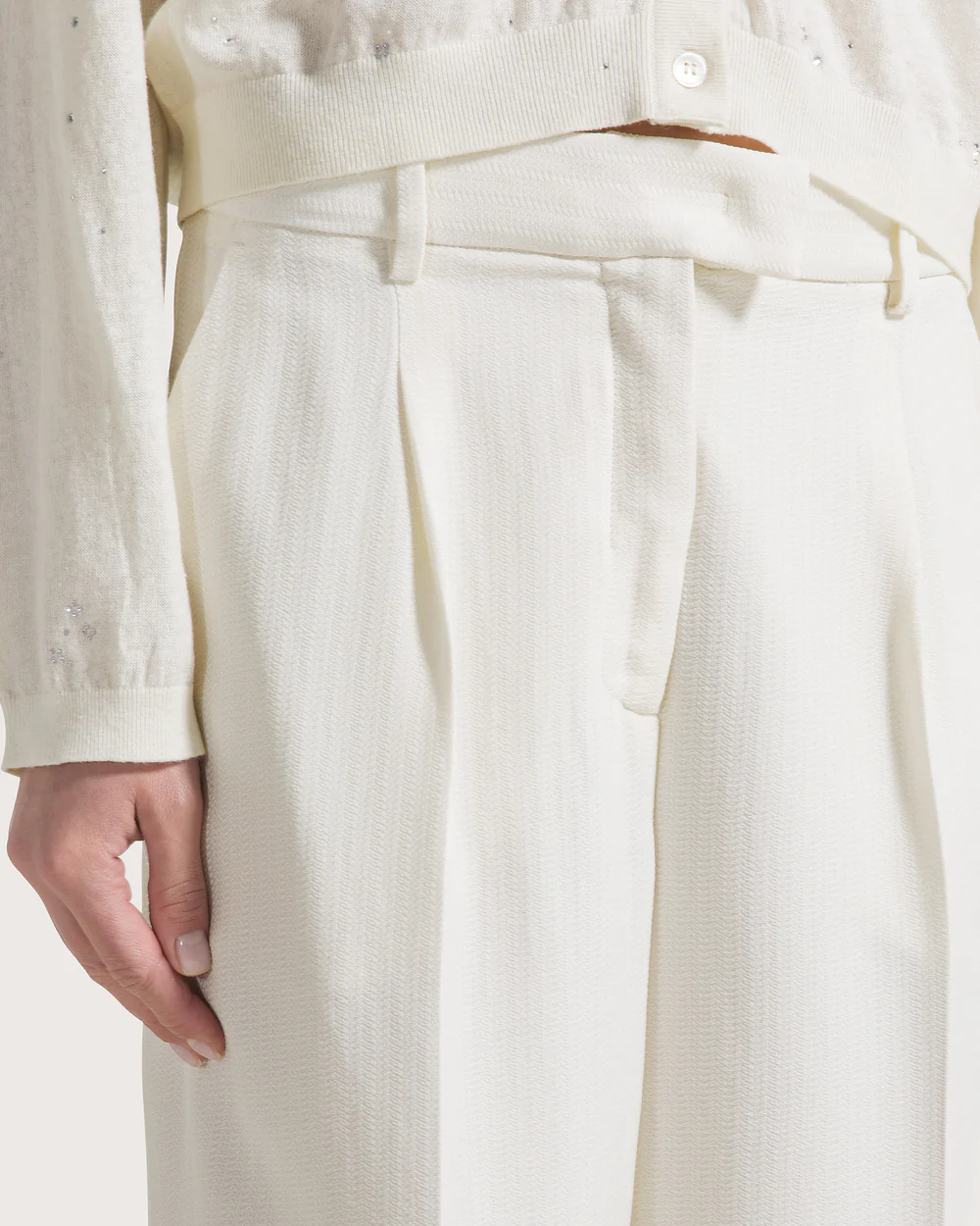 Pantalone in cotone e viscosa crepe dis. microresca tridimensionale