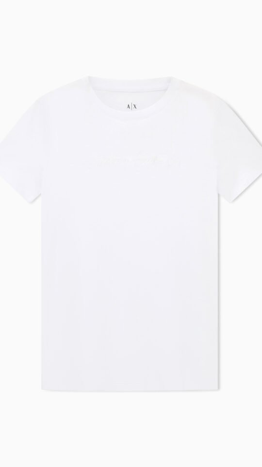 T-shirt Armani Exchange dal taglio moderno, perfetta per un look casual e di tendenza.
